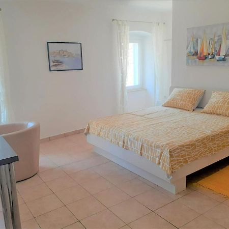 Apartment Zlata 라브 외부 사진